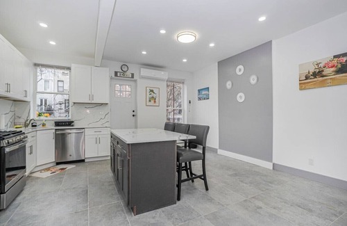 Bedford-Stuyvesant Apartment | Luxury 3BE/3BA Duplex in Brooklyn/Few min to NYC