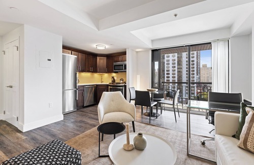 Upper East Side Apartment | Luxury Two Bed With Private Balcony on the UES