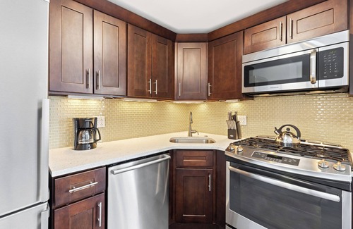 Upper East Side Apartment | Luxury Two Bed With Private Balcony on the UES