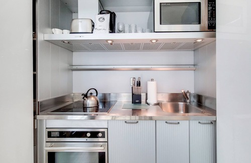 Midtown East Apartment | Modern Two Bedroom near Rockefeller Center