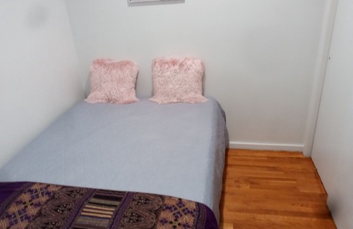 Upper Manhattan Apartment | New York City Room