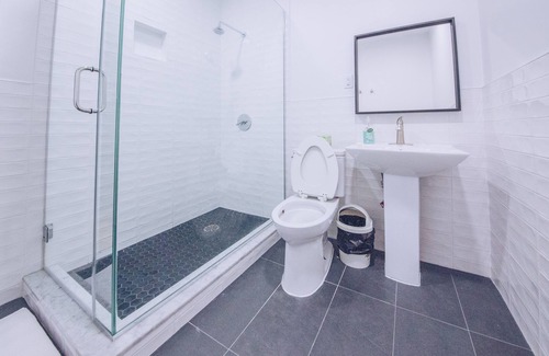 East Williamsburg Hostel | NY Moore Hostel