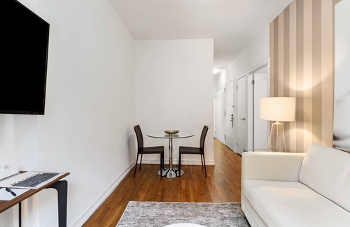 Upper East Side Apartment | Pet-Friendly One Bedroom on the Upper East Side