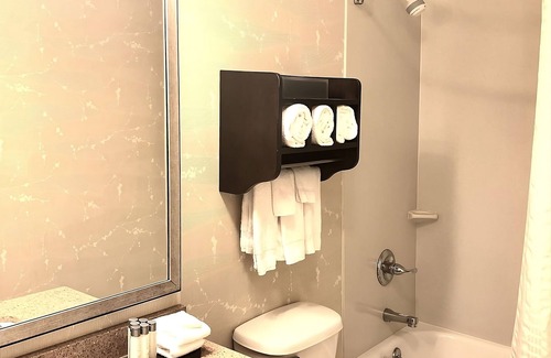 Koreatown Hotel | Prime Location! 4 Family-friendly Units, Pets Allowed, Near Bryant Park