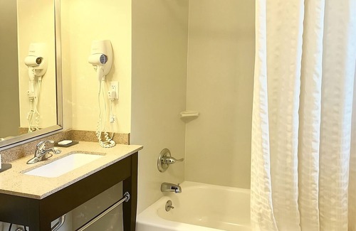 Koreatown Hotel | Prime Location! 4 Family-friendly Units, Pets Allowed, Near Bryant Park