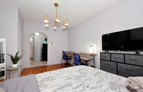 Upper East Side Apartment | Spacious Upper East Side Studio