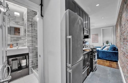 Gramercy Apartment | Stylish 3BR-2BA in Gramercy -Modern & Central