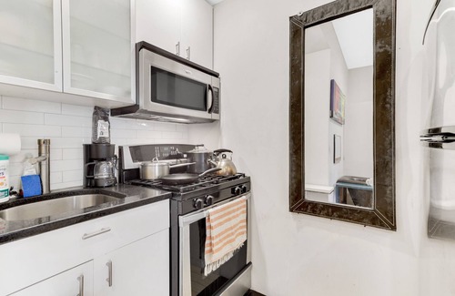 Midtown East Apartment | Stylish Manhattan Loft 2 Bedroom Sleeps 6