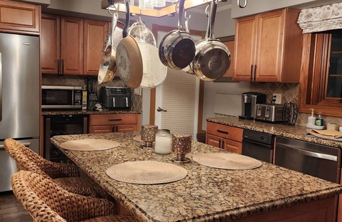 Grant City Apartment | Traditional Beauty