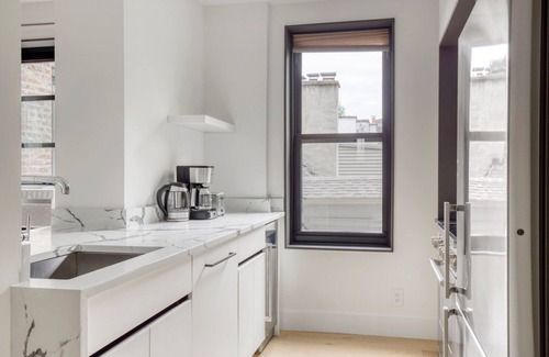 Brooklyn Heights Apartment | Trendy BK Heights 2BR w/W/D & Elevator, nr Promenade, by Blueground