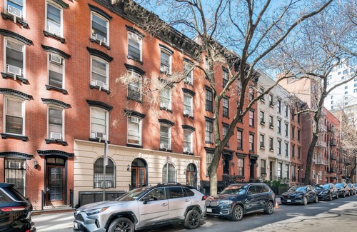 Upper East Side Apartment | UES One Bedroom near Subways, Museums