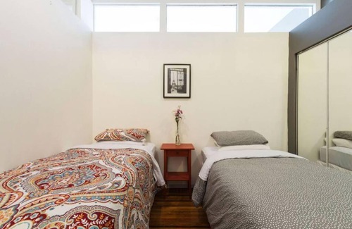 Ukrainian Village Apartment | Union Square - Four Bedroom Condo-Hotel Suite