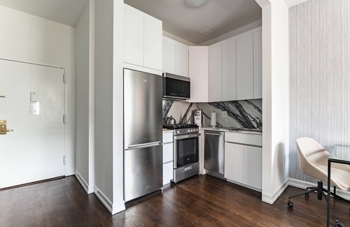 Upper East Side Apartment | Upper East Side Two Bedroom near Subway Lines