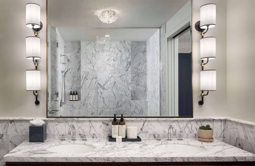 Financial District Hotel | 1-Bedroom Suite + Connecting Room at a 5⭐️ Hotel