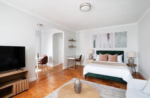 Flatiron District Apartment | 105 -5G Brand New Studio prime location Elevator