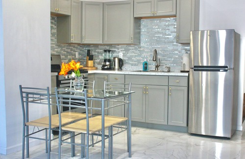 Queens Apartment | 15 Minutes From Manhattan Luxury 2-Bedroom Apartment in LIC/Astoria Queens