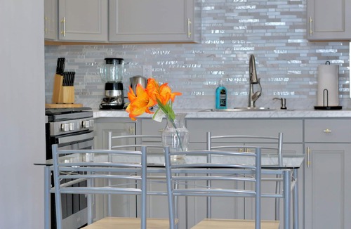 Queens Apartment | 15 Minutes From Manhattan Luxury 2-Bedroom Apartment in LIC/Astoria Queens