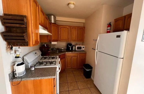 Queens Apartment | 15 minutes to Manhattan with Balcony. Train is walking distance