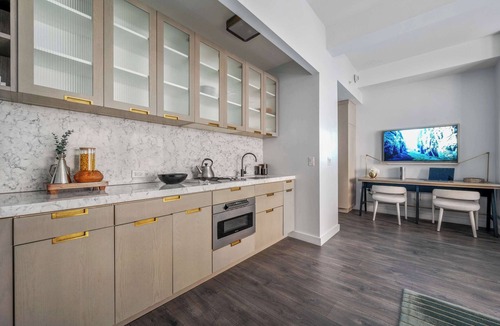 Financial District Apartment | 17John: Premier King Studio Apartment