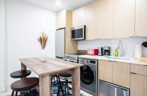 Ukrainian Village Apartment | 180-2 Brand new 2BR/1Bath East Village
