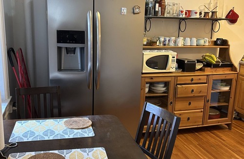 Queens Apartment | 1BR Walk to Subway/LIRR on Austin Street