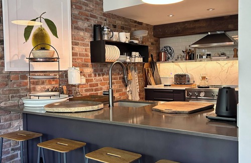 Ukrainian Village Condo | 2-bedroom designer condo in NYC's East Village