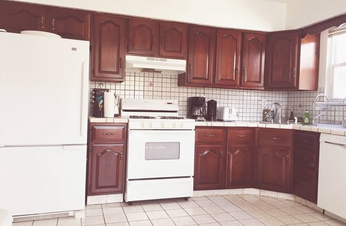 Queens House | 2-floor private house, 3 bedrooms, sunny, contemporary, safe, free parking