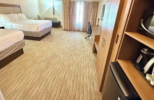 Downtown Albany Hotel | 2 Inviting Rooms near Times Union Center | Free Onsite Parking! | Group-Friendly