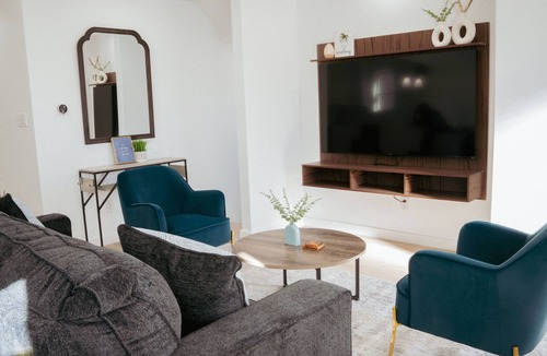 Queens House | 2023 Luxurious 6 bed / 4 bath NYC near JFK!
