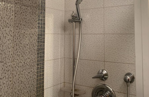 Sheepshead Bay Apartment | 2Bedroom 1+1/2 Bath Private Backyard
