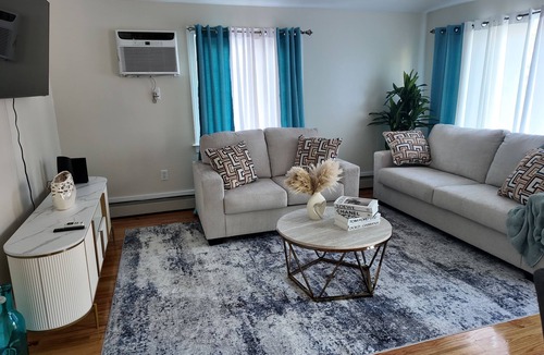 Rochdale Apartment | 3-bedroom 2BR apartment in fabulous Queens CLOSE TO JFK