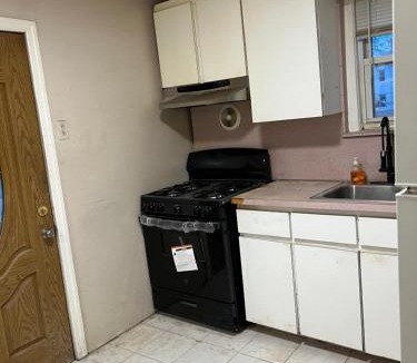 Queens Apartment | 3 bedroom Queens Villgae