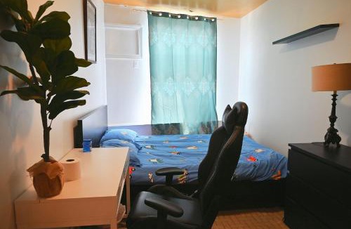 Bay Ridge Apartment | #3 Exclusive Bedroom - Shared Bath - Perfect for Travelers! By Zen Living Short Term Rental