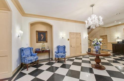 Central New York City Hotel | 3 West Club