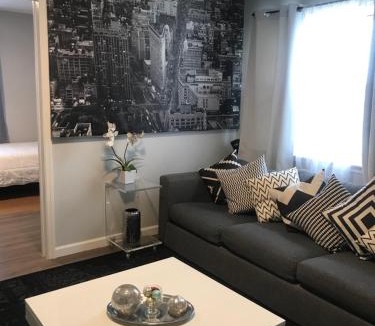 Queens Apartment | 30 mins to TIMES SQ!