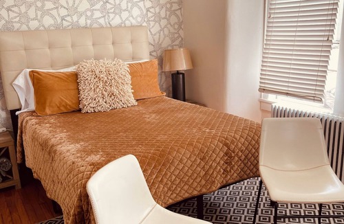 Schuylerville Apartment | 3BR Apartment in Townhome, Balcony Easy Parking