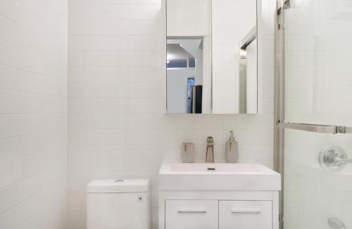 Midtown West Apartment | 444-4D Prime Studio Hell's Kitchen