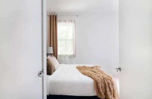 Upper East Side Apartment | 78-4AN 2BR Duplex Private Patio