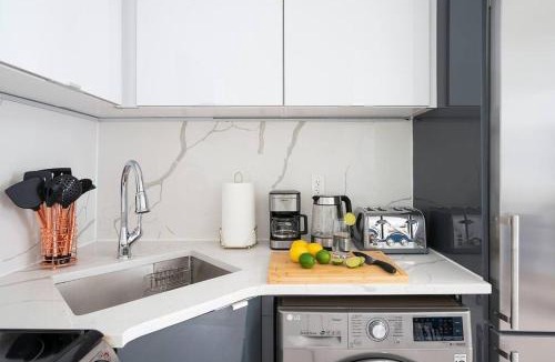 Upper East Side Apartment | 78-4AN 2BR Duplex Private Patio