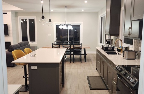 Goderich House | 8 Minutes to Huron Sand Beaches. Prettiest Town Goderich