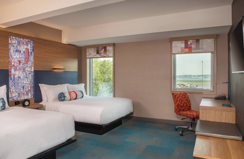 Queens Hotel | Aloft New York LaGuardia Airport