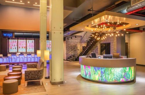 Queens Hotel | Aloft New York LaGuardia Airport