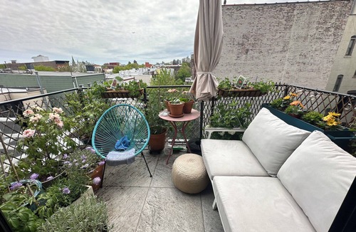 Greenpoint Apartment | Amazing Apartment w Balcony. Quiet, full of light and Next to the Park!
