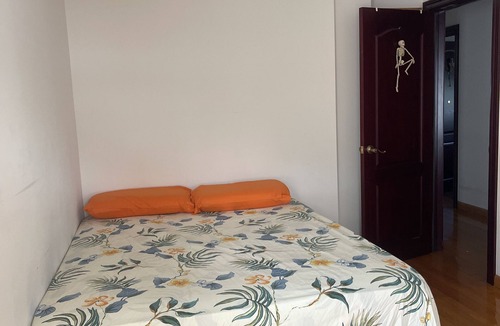 Queens House | Amplia y Cómoda Habitación, Para Disfrutar de Unas Excelentes Vacaciones