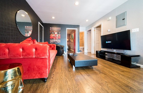Queens Apartment | Ashescove! Only 5 min from JFK airport