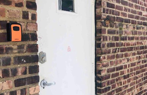 Queens Apartment | Austin Cove near subway, all shops, restaurants!