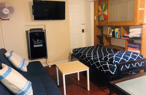 Queens Apartment | Austin Cove near subway, all shops, restaurants!