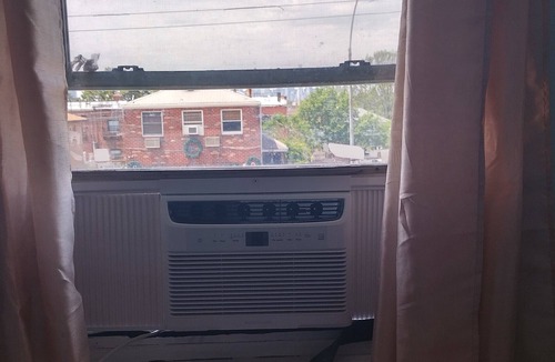 Queens House | Beautiful room available near LaGuardia Airport.