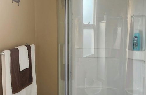Niagara Falls Apartment | Beautiful two bedroom apartment five minutes from Niagara Falls