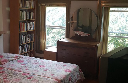 Clinton Hill Bed & Breakfast | BEDROOM # 2 WITH AN EVENT SPACE AND BACK PORCH